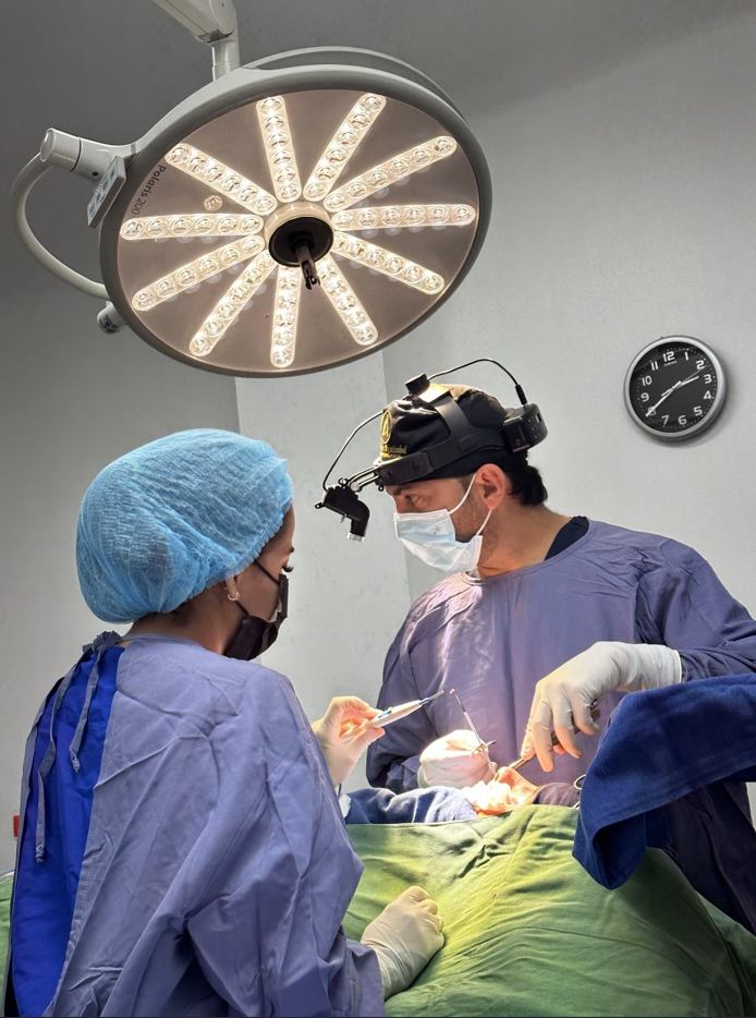 Dr. Mauricio Aristizábal